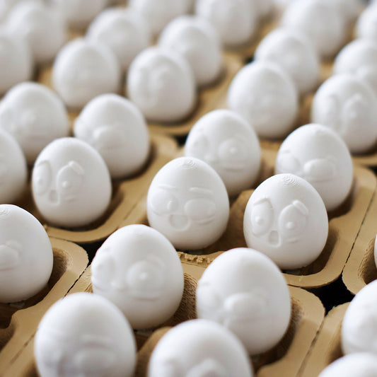 Mewey Farms Fresh Eggs Clicker Toy