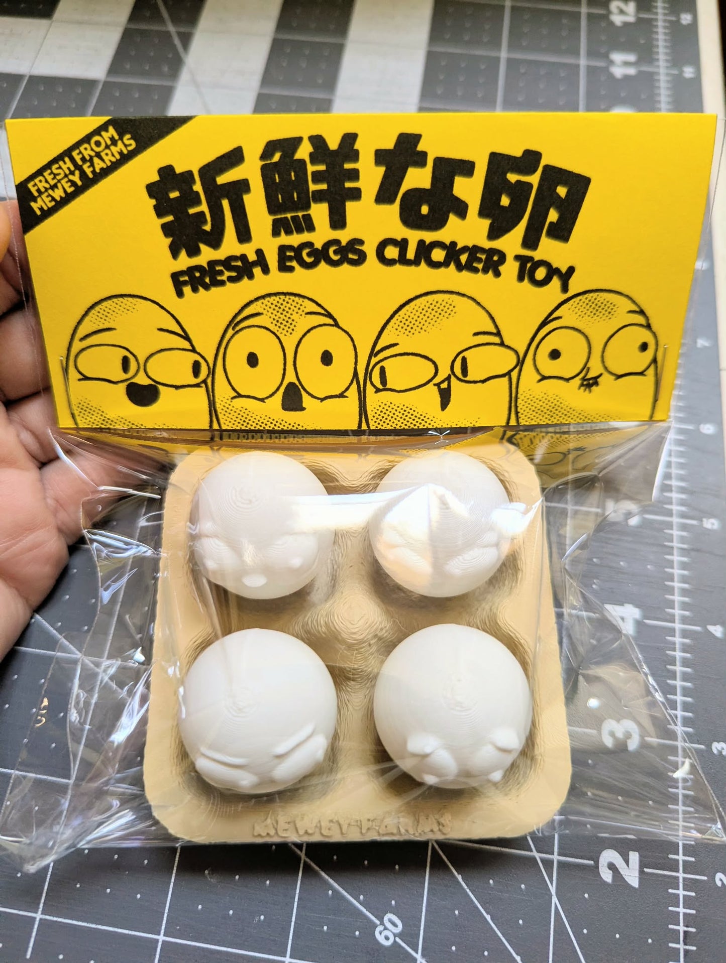 Mewey Farms Fresh Eggs Clicker Toy
